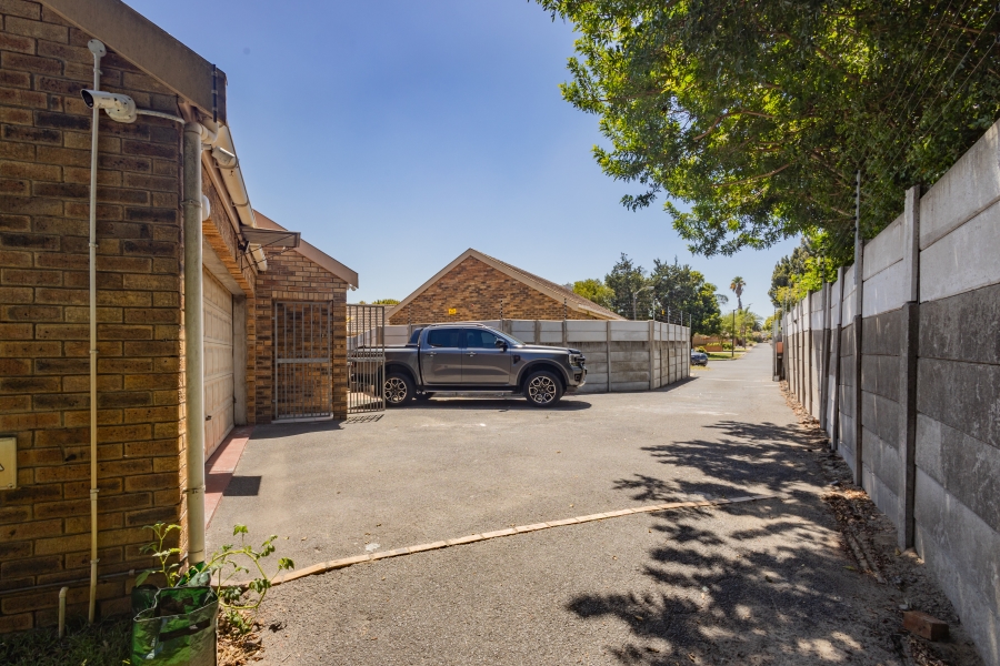 3 Bedroom Property for Sale in Amandelsig Western Cape